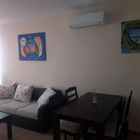 Gradina Sunny Deluxe Apartment